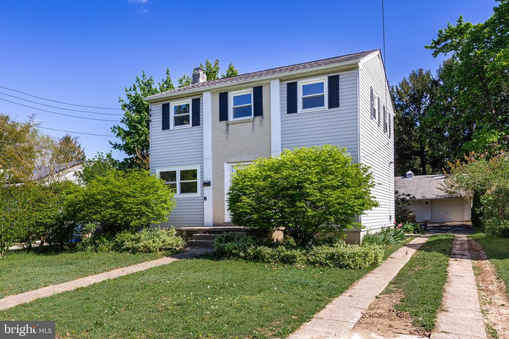 407 DICKINSON RD