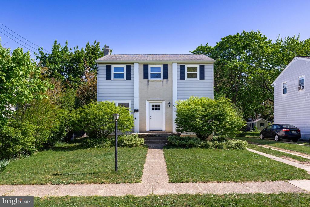 407 DICKINSON RD