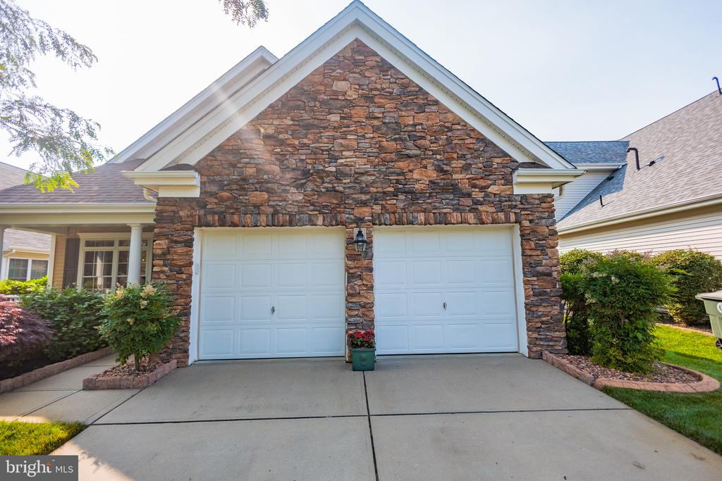 302 GOSLING WAY