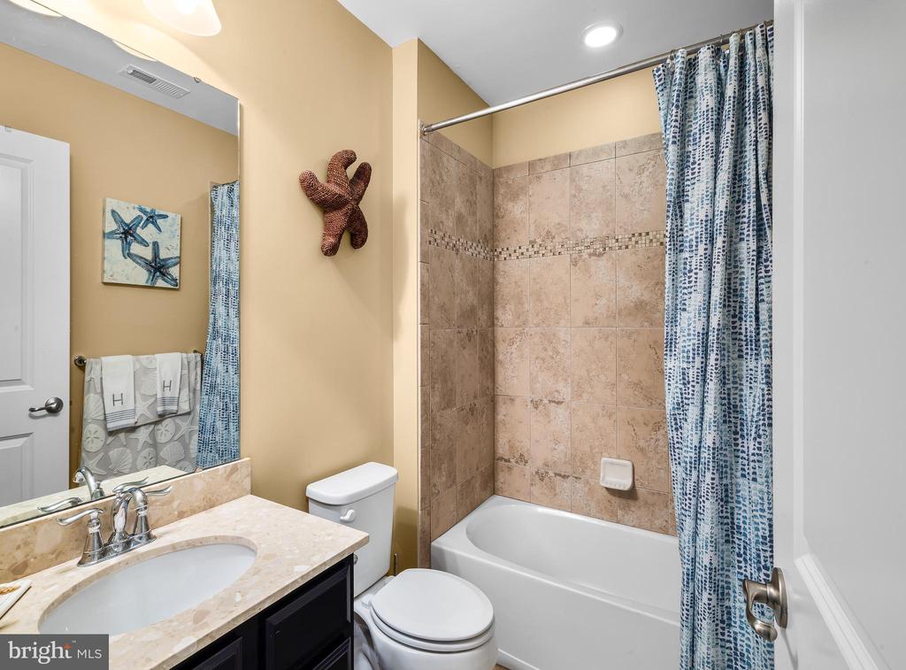 1032 REGENCY PLACE