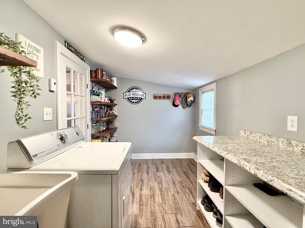 208 DELSEA DRIVE