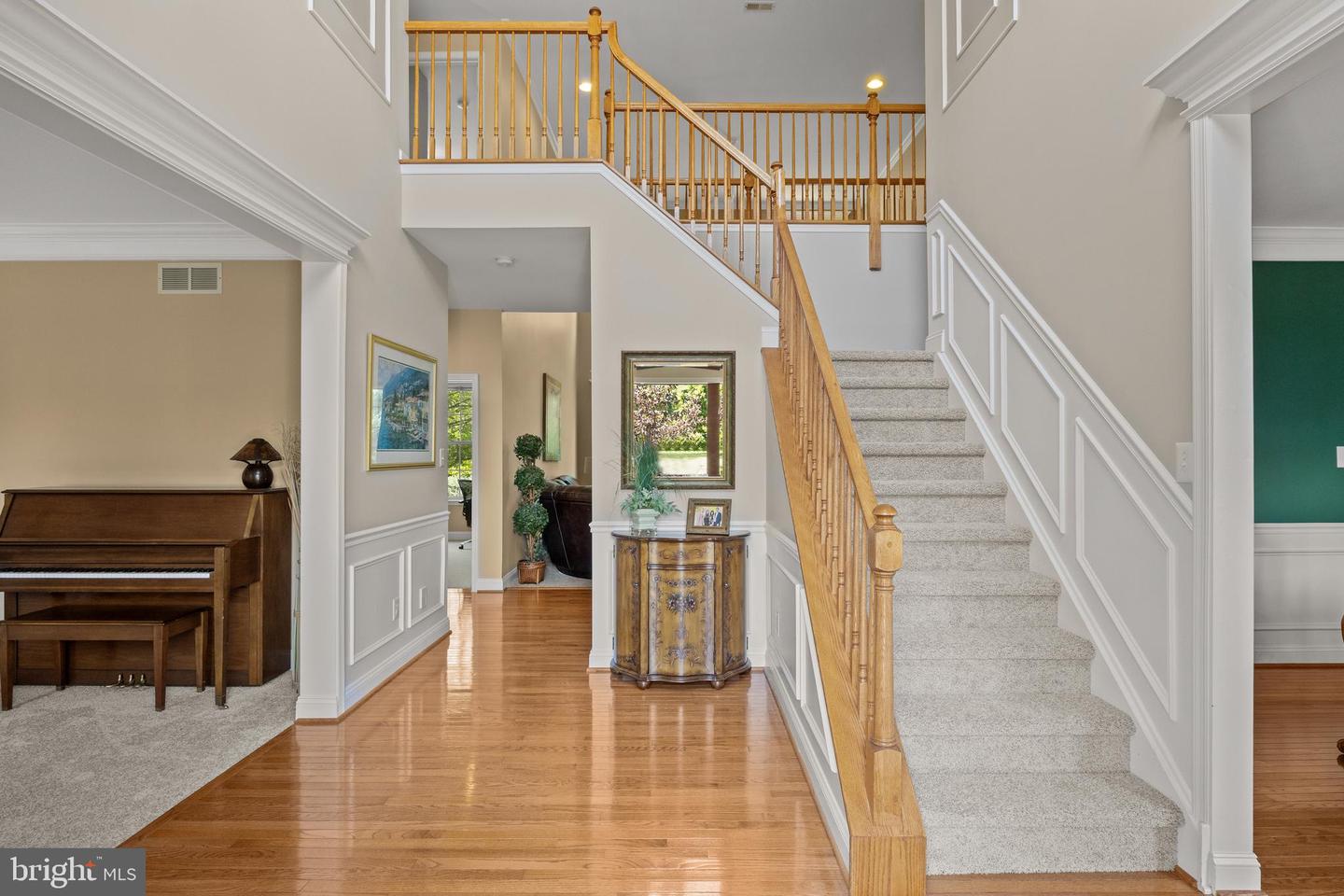 208 Hickory Ln
