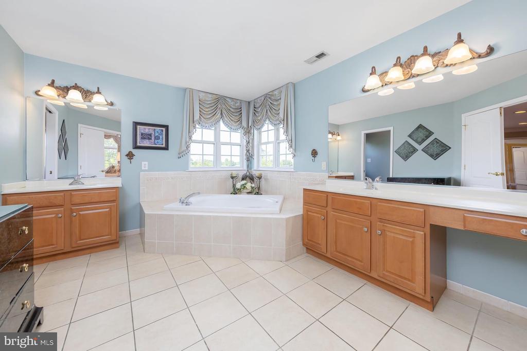 29 HUNTERS CREEK CIRCLE