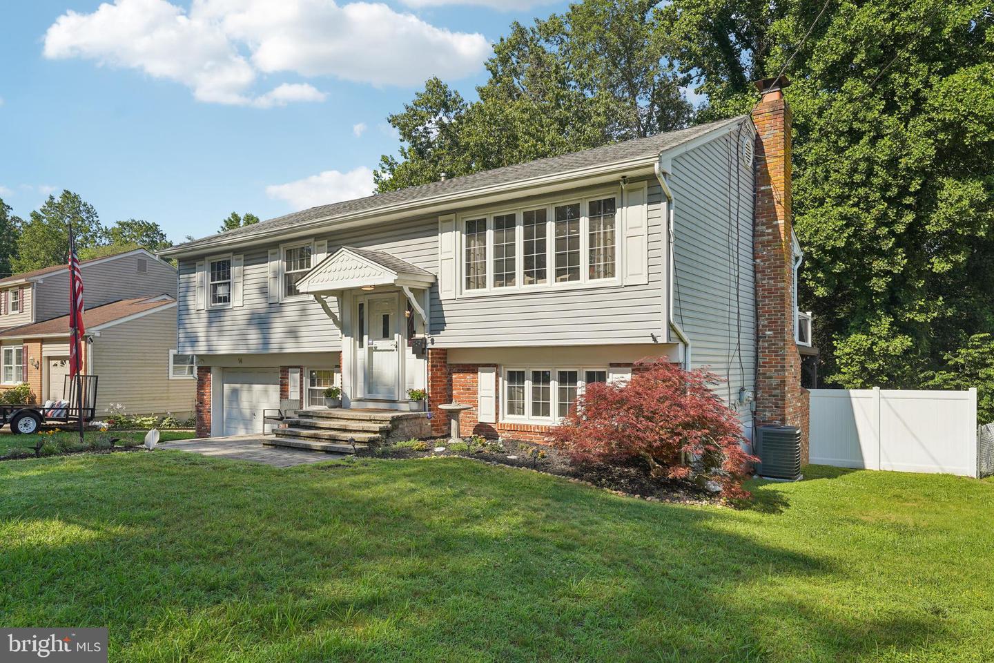 14 Bells Lake Dr