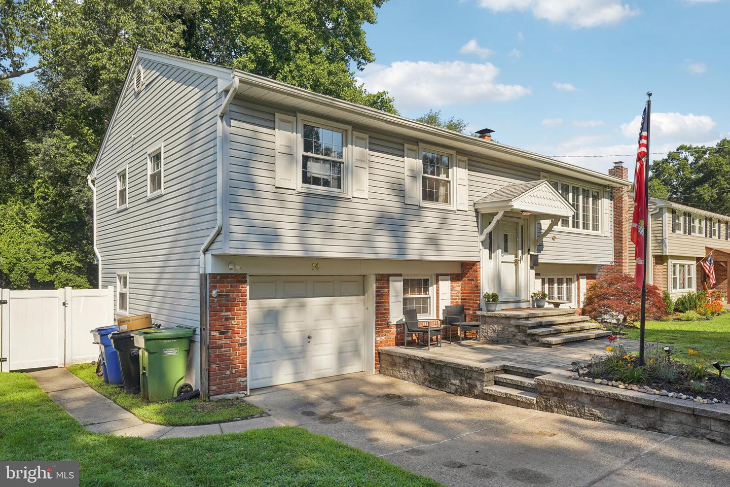 14 Bells Lake Dr