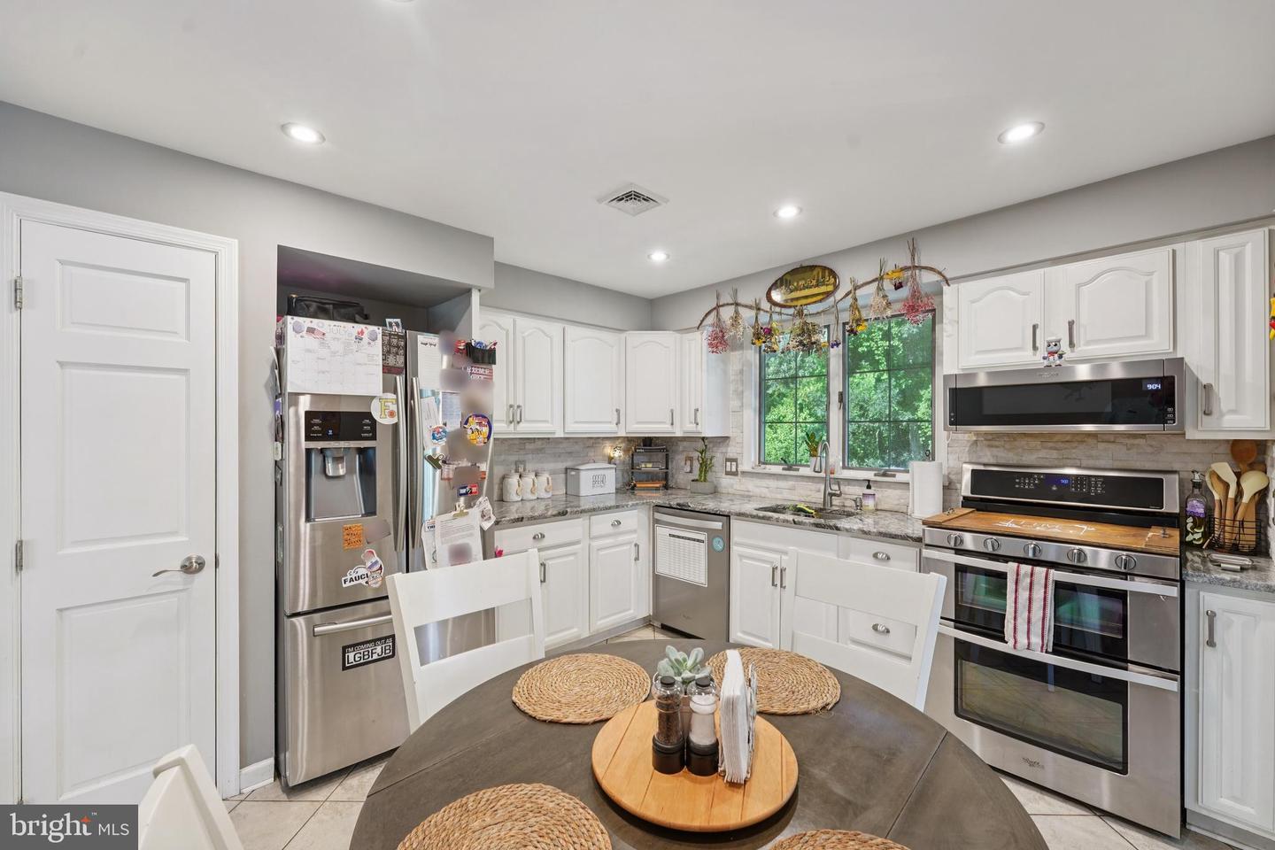 14 Bells Lake Dr
