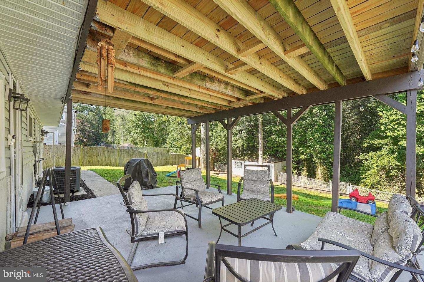 14 Bells Lake Dr