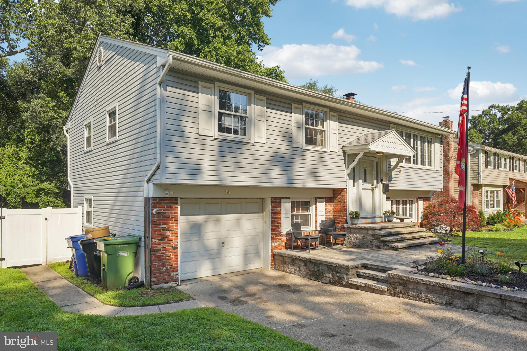 14 Bells Lake Dr