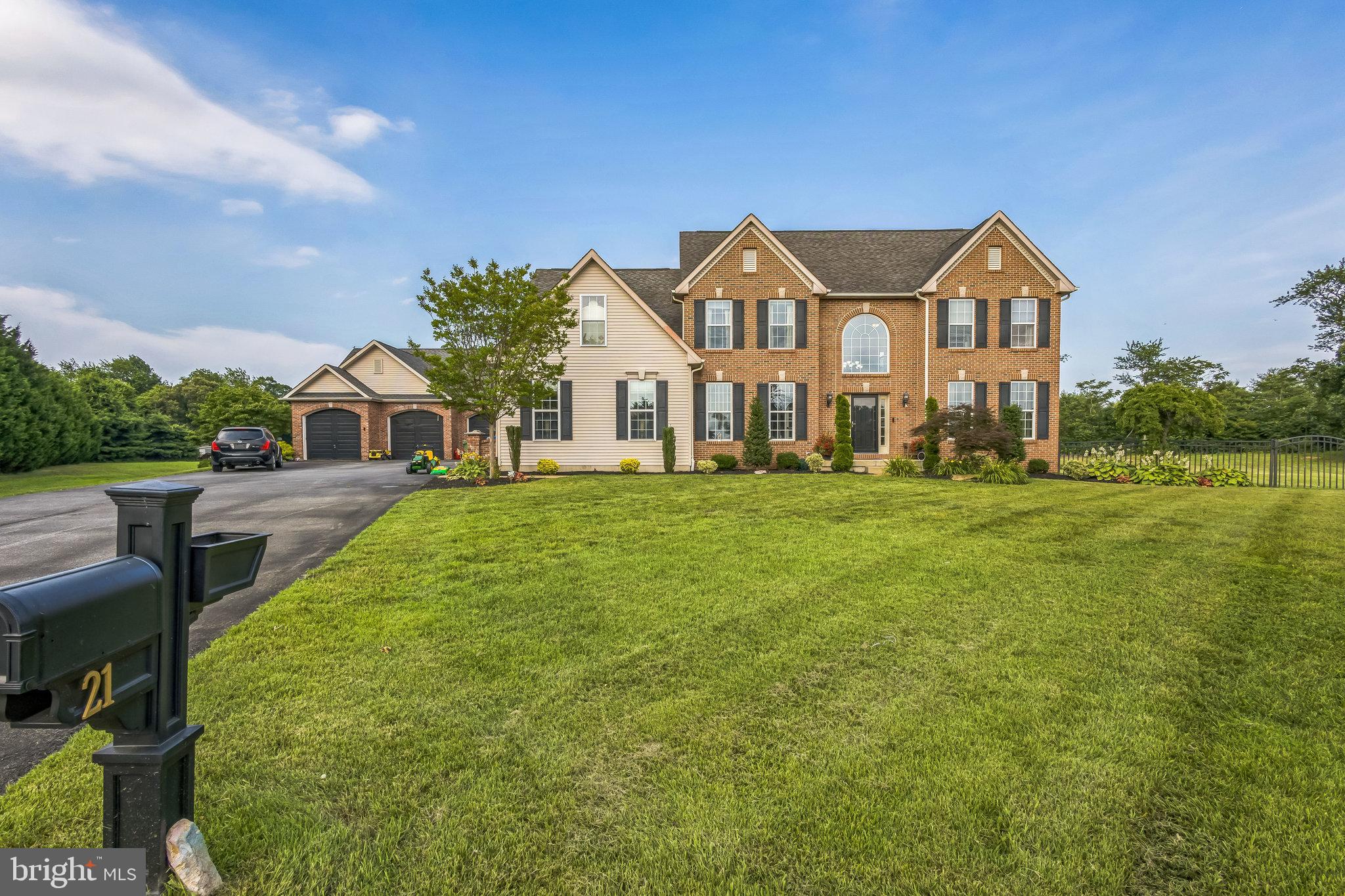 21 FORREST COURT