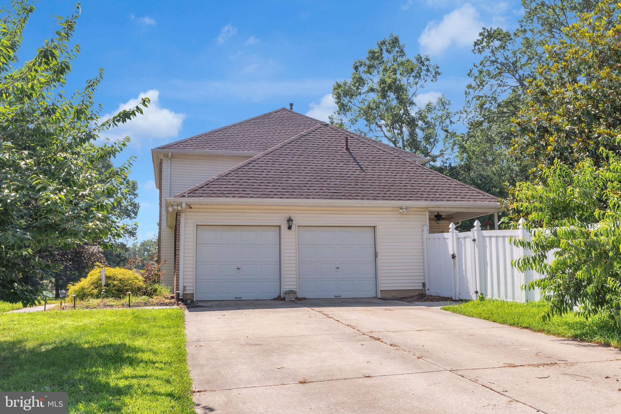 1739 BLUESTEM AVENUE