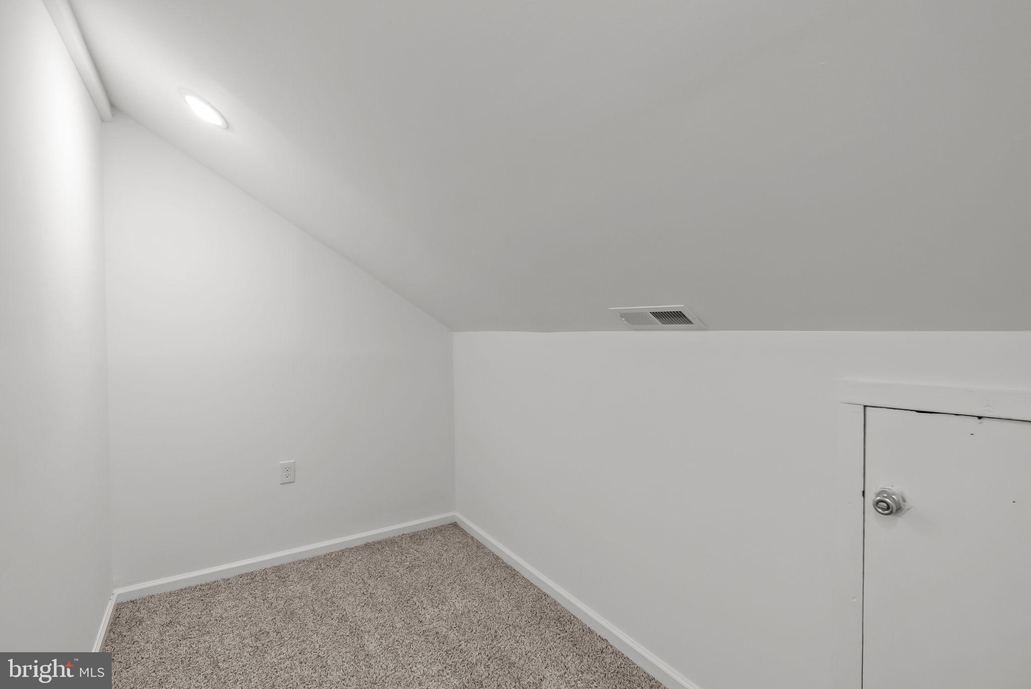 46 FOMALHAUT AVENUE