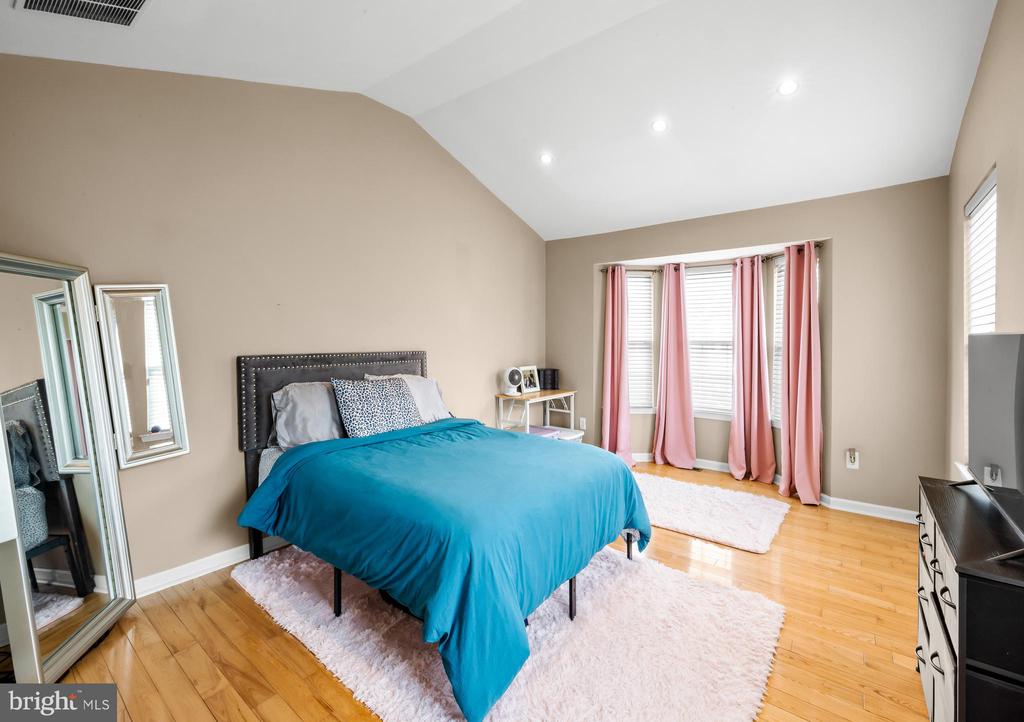 124 RITTENHOUSE DRIVE