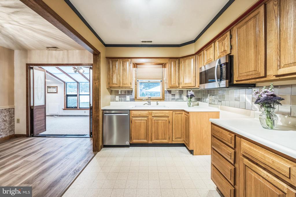 225 CAPITAL DRIVE