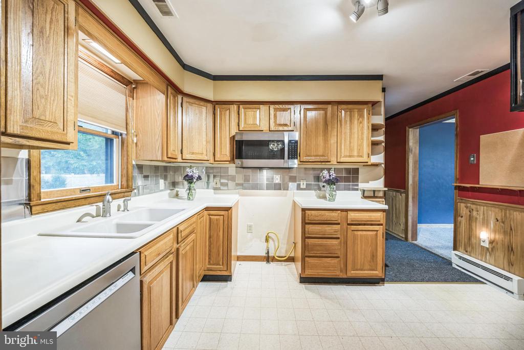 225 CAPITAL DRIVE