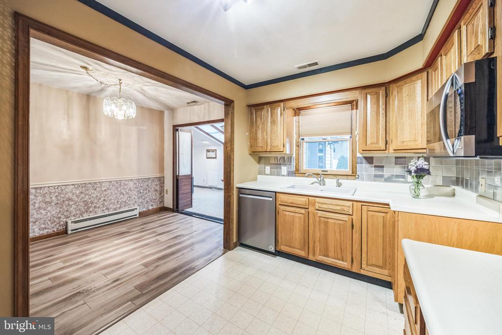 225 CAPITAL DRIVE