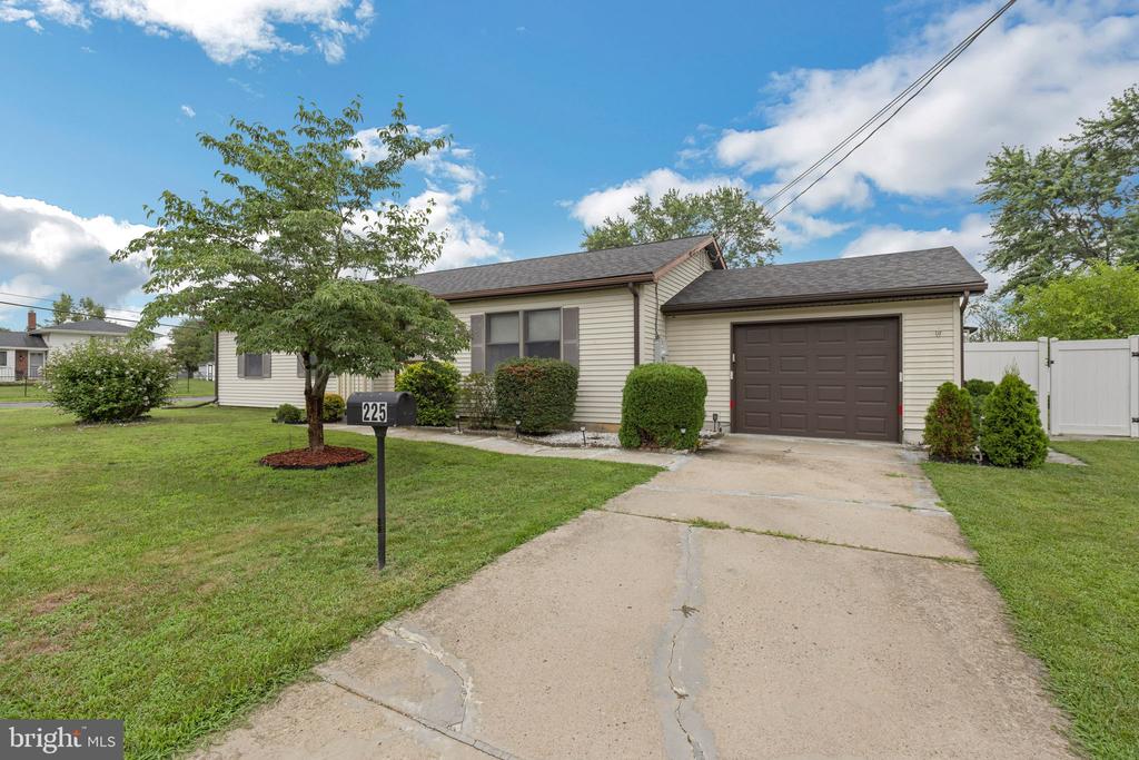 225 CAPITAL DRIVE