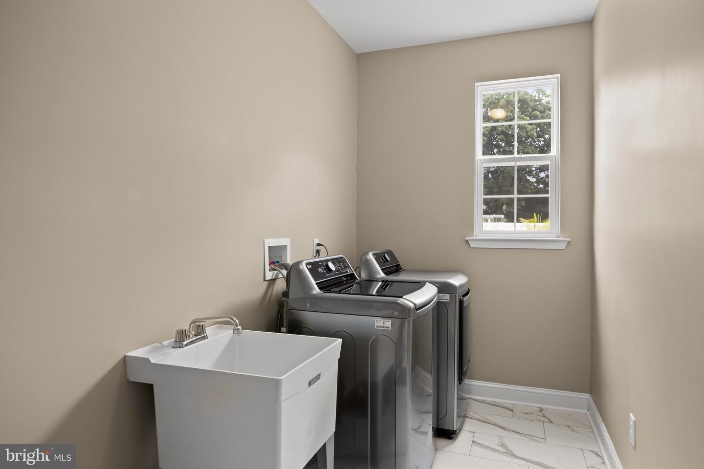 307 Salarno Ct