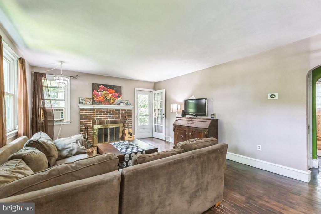 216 DICKINSON ROAD