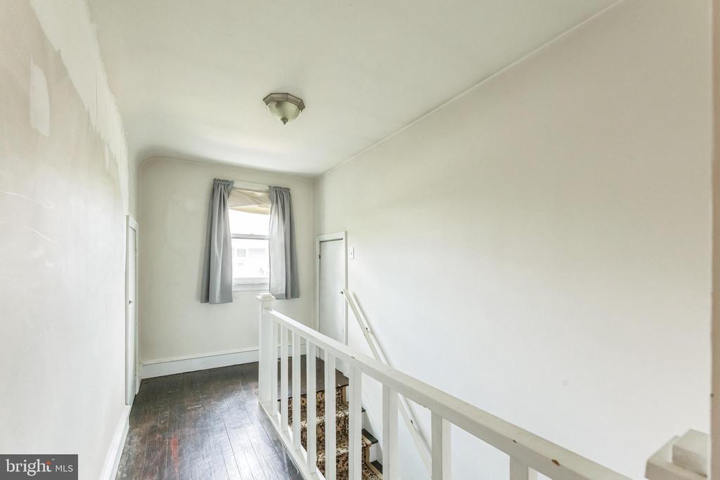 216 DICKINSON ROAD