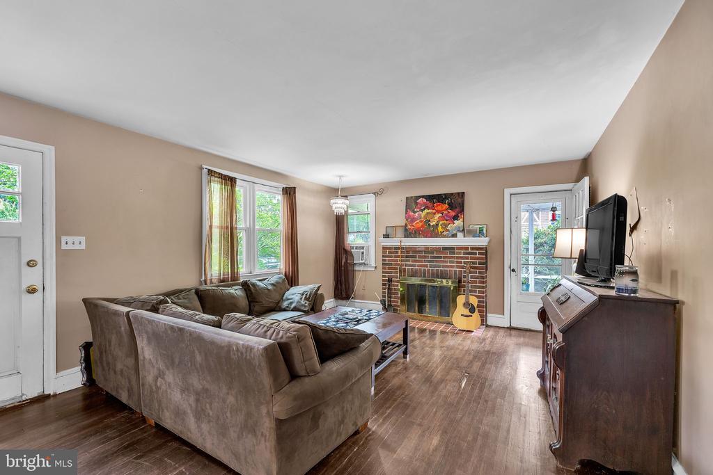 216 DICKINSON ROAD