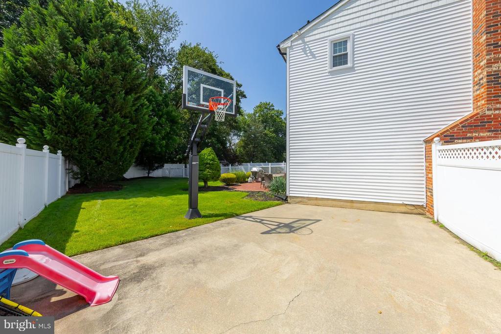 9 LANGLEY DRIVE