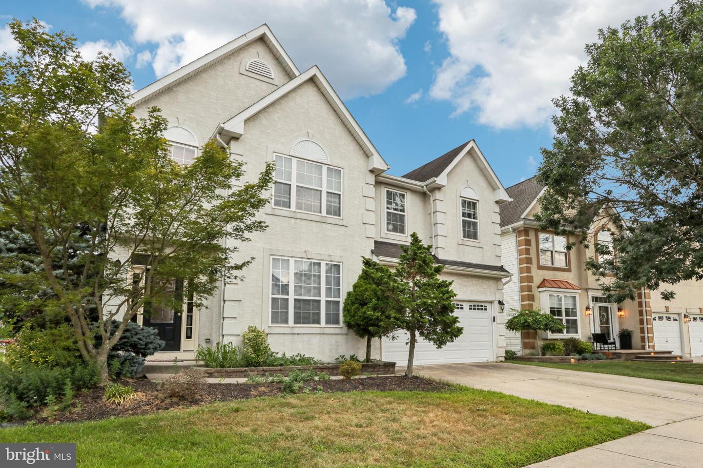 9 Lawrence Ln