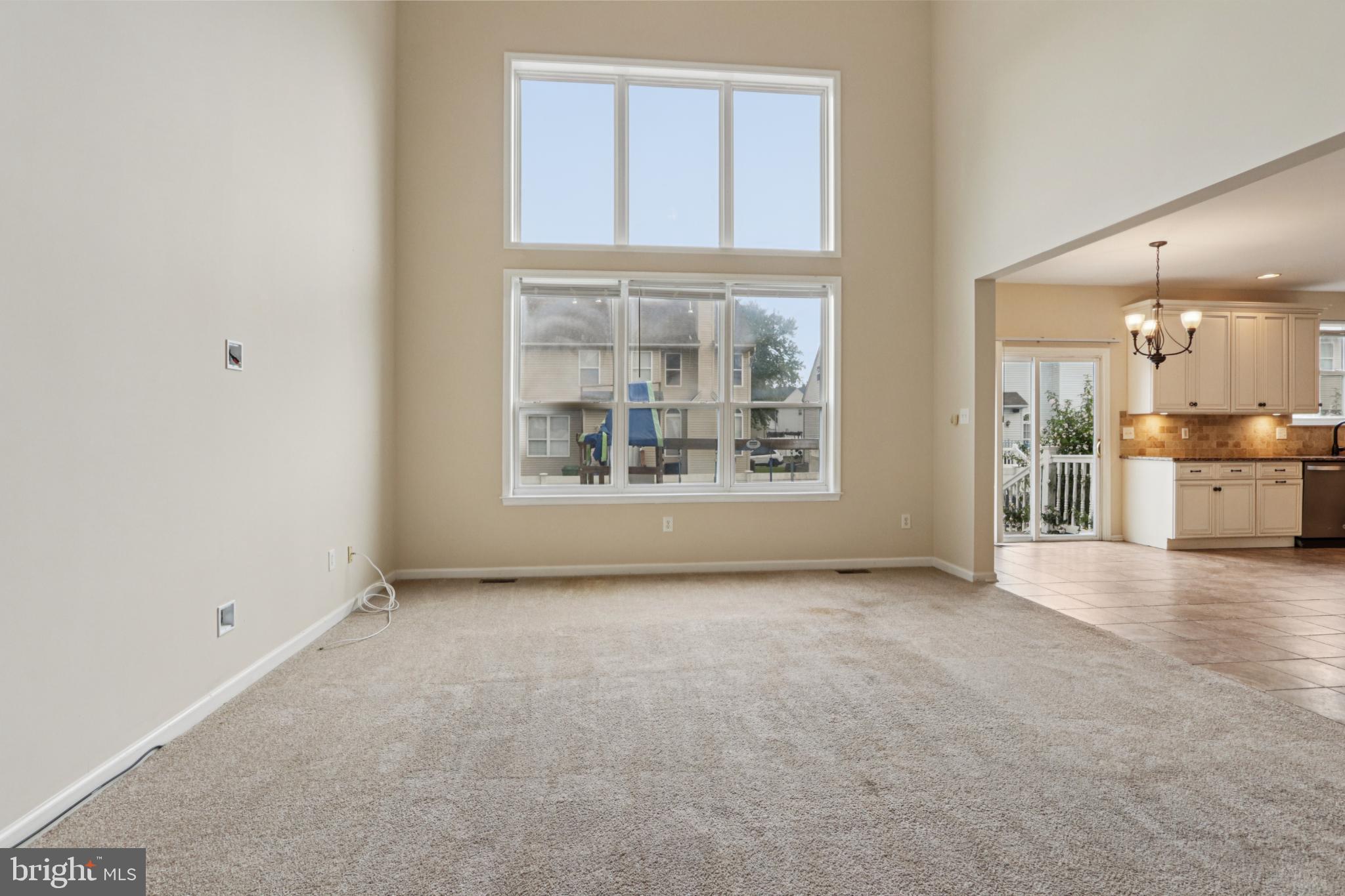 9 Lawrence Ln