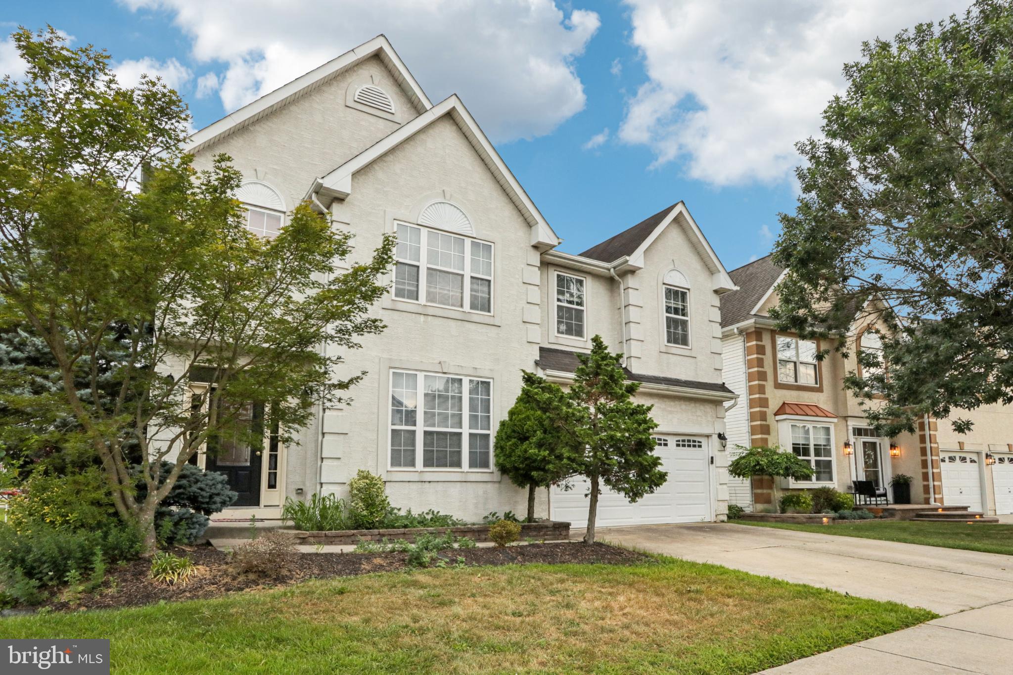 9 Lawrence Ln
