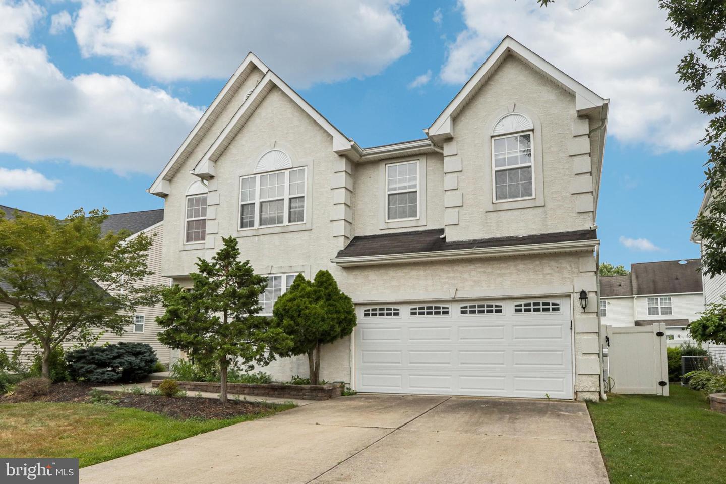 9 Lawrence Ln