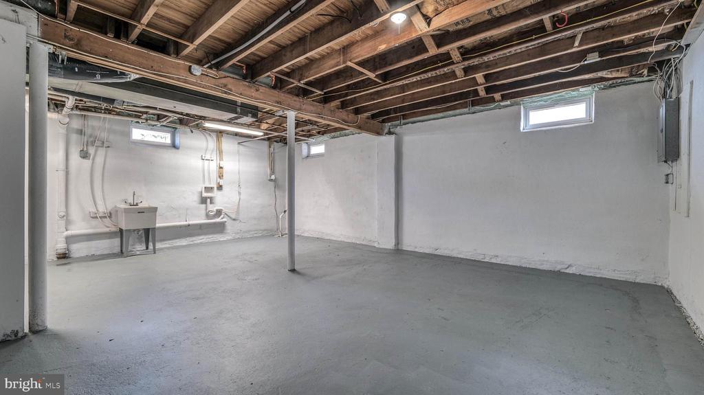 510 ELM AVENUE