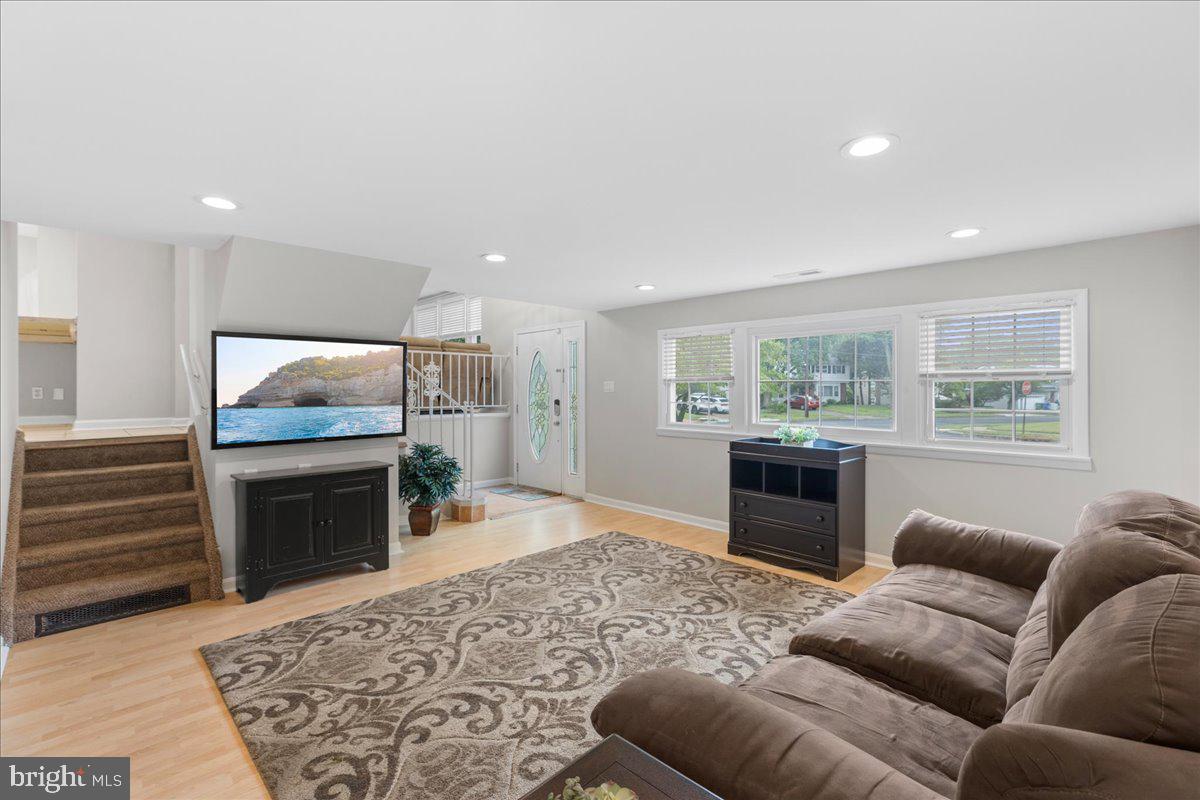 30 DOGWOOD LANE