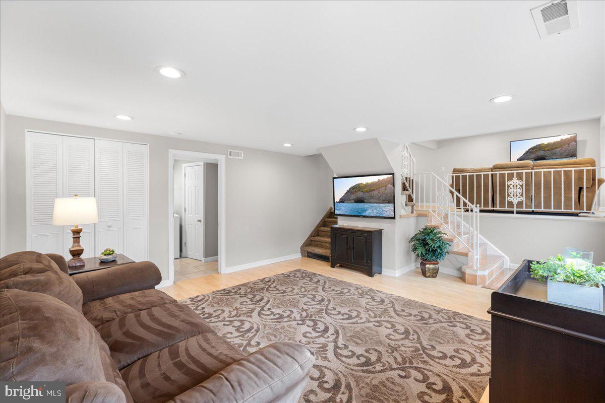 30 DOGWOOD LANE
