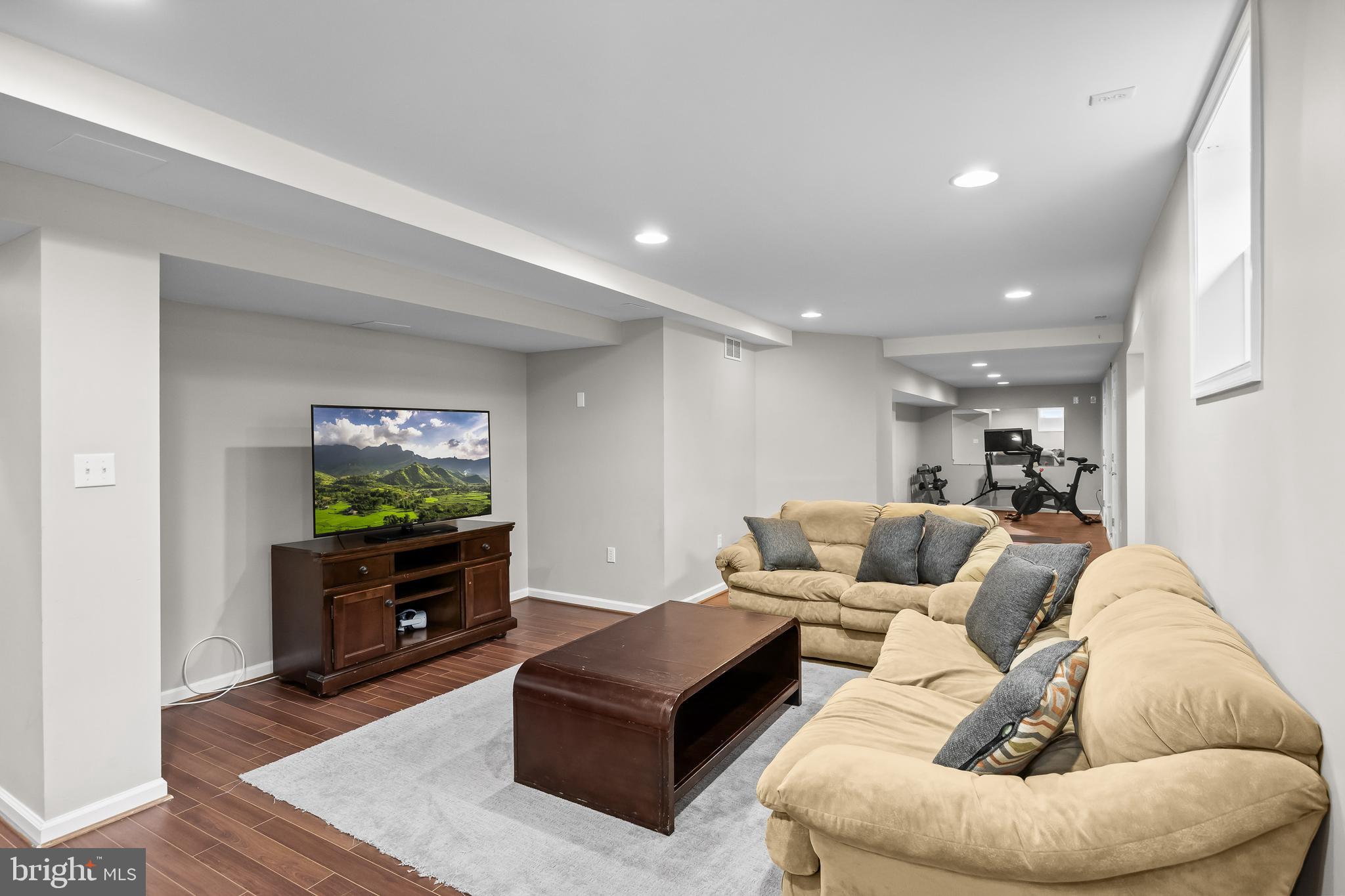 4 FAWN HOLLOW LANE