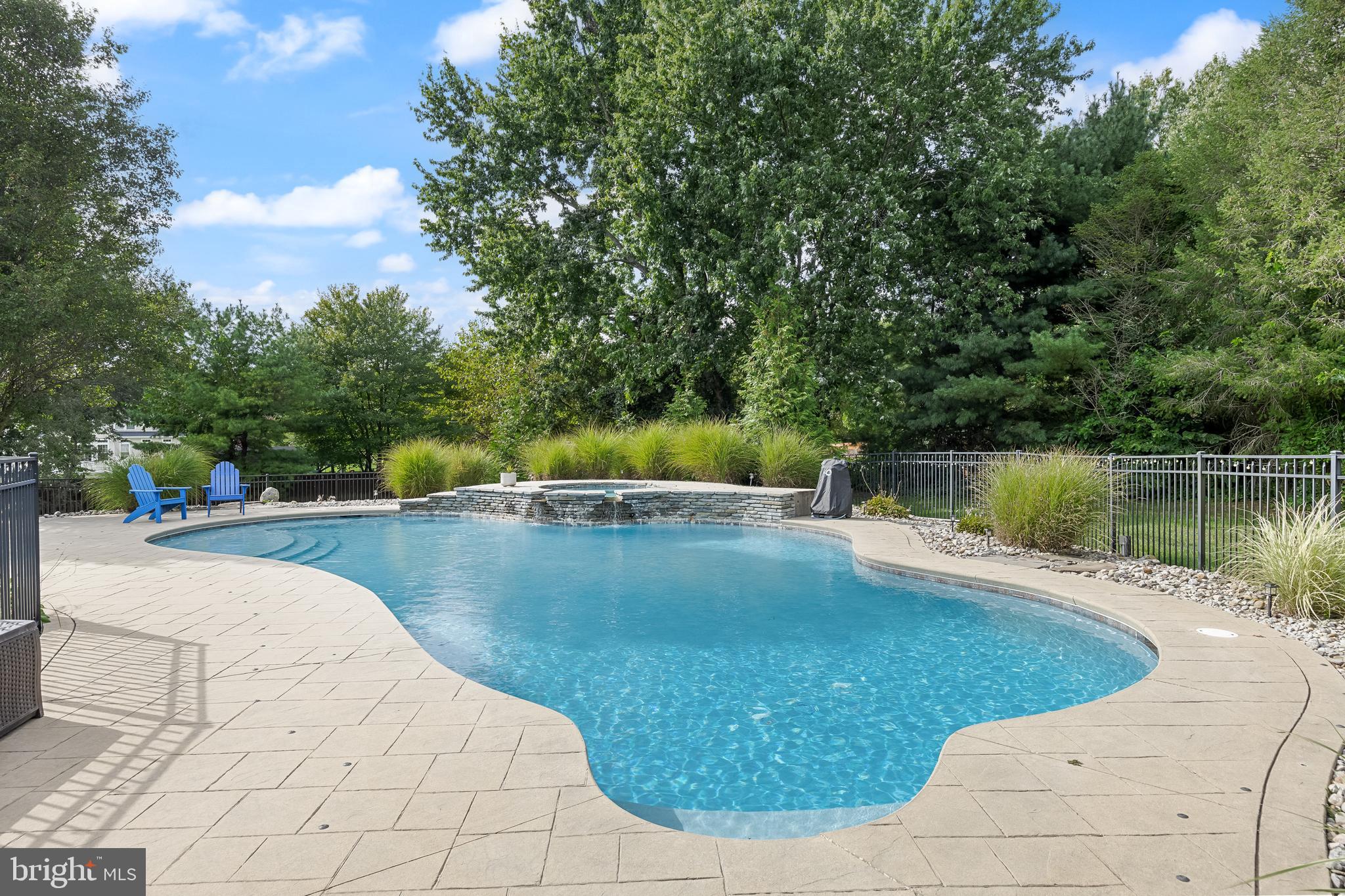 4 FAWN HOLLOW LANE