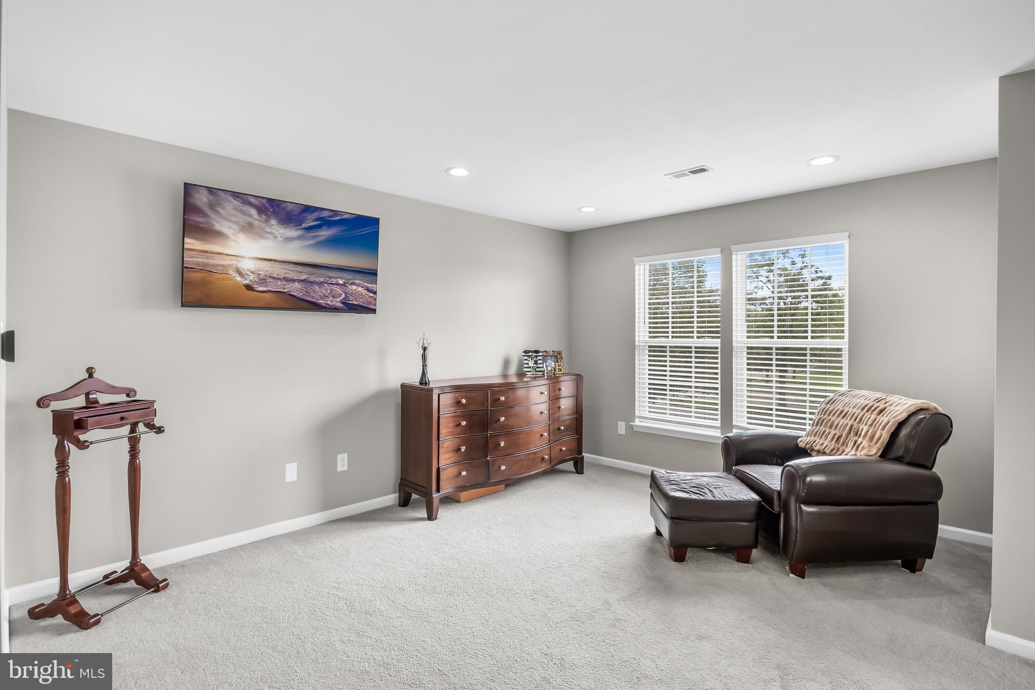 4 FAWN HOLLOW LANE