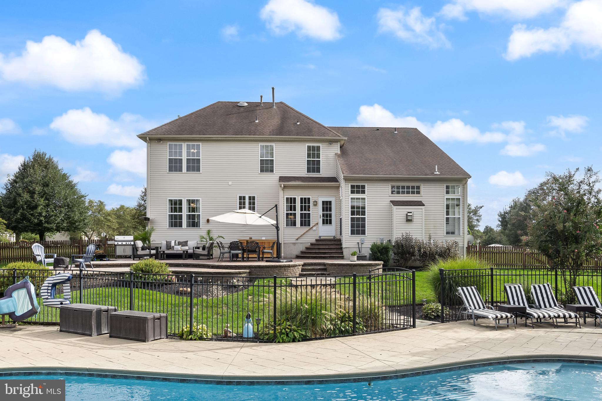 4 FAWN HOLLOW LANE