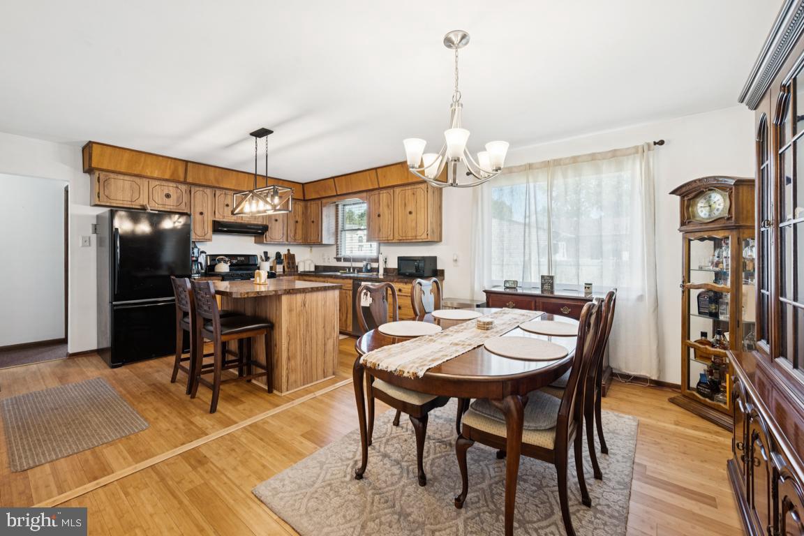 1040 LEXINGTON DRIVE