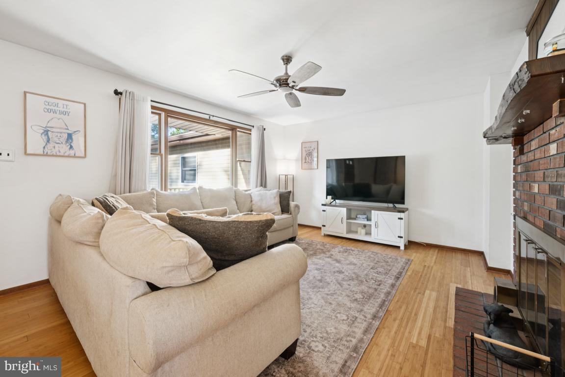 1040 LEXINGTON DRIVE