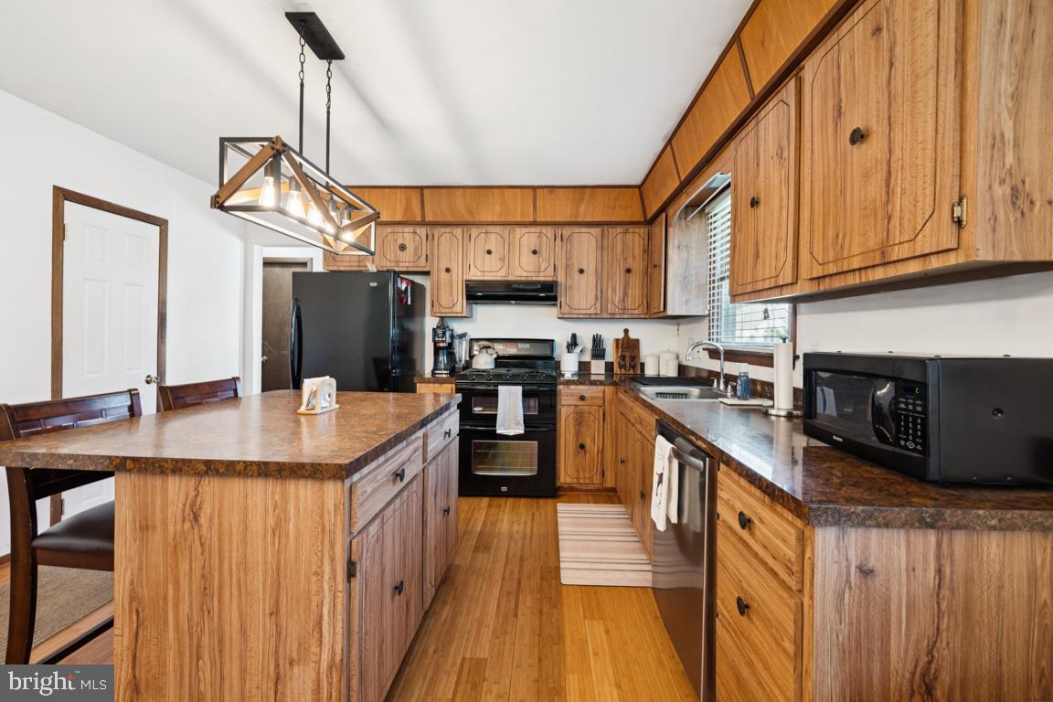 1040 LEXINGTON DRIVE