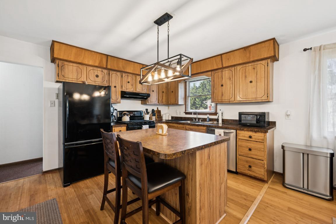 1040 LEXINGTON DRIVE