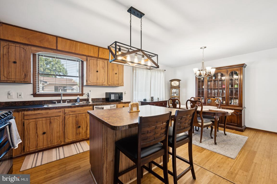 1040 LEXINGTON DRIVE