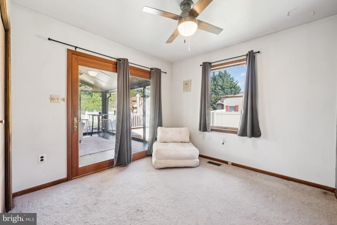 1040 LEXINGTON DRIVE