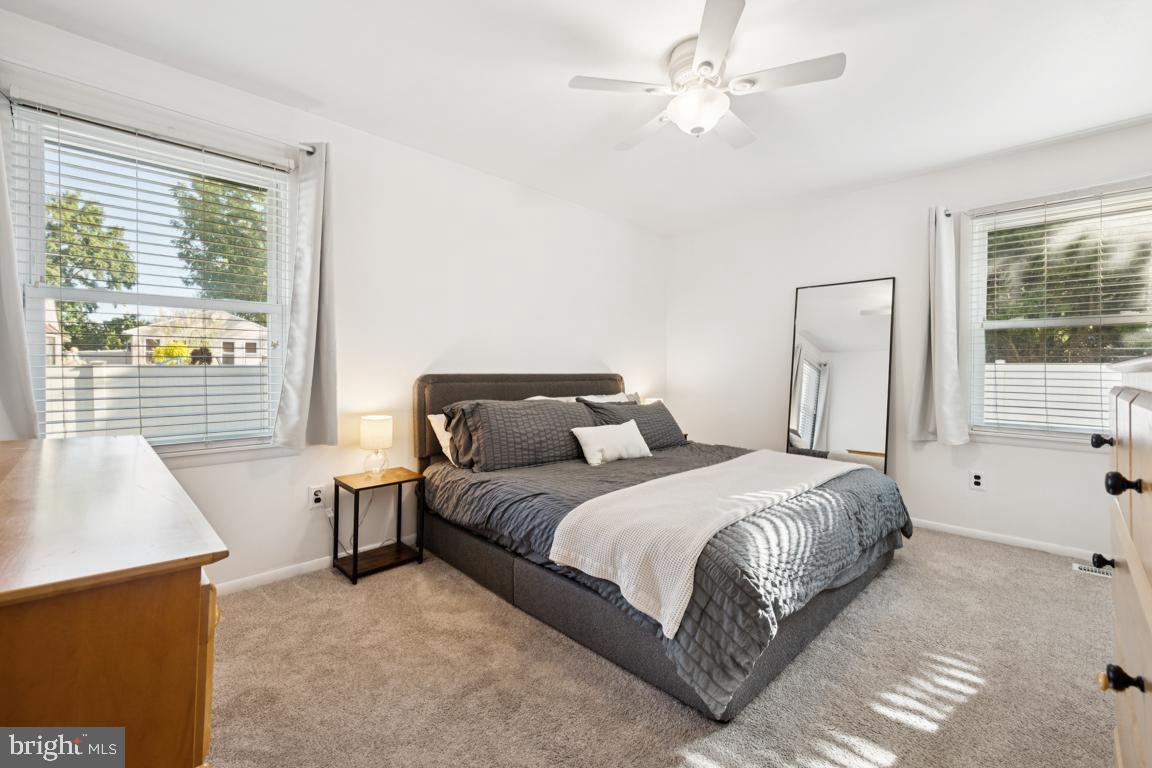 1040 LEXINGTON DRIVE