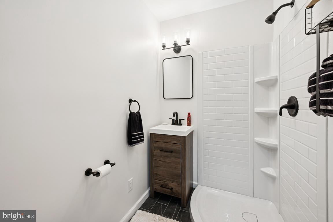 1040 LEXINGTON DRIVE