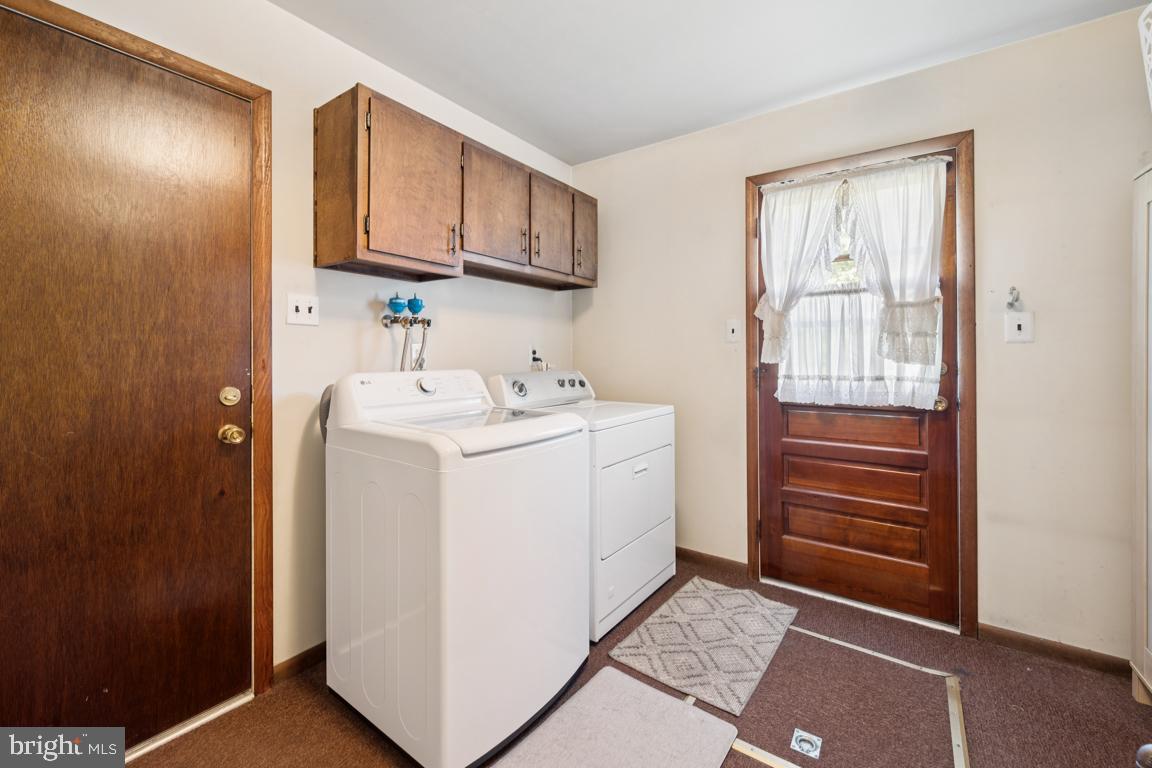 1040 LEXINGTON DRIVE