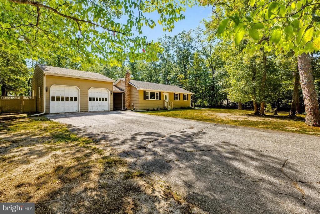 1741 LAKESIDE DRIVE