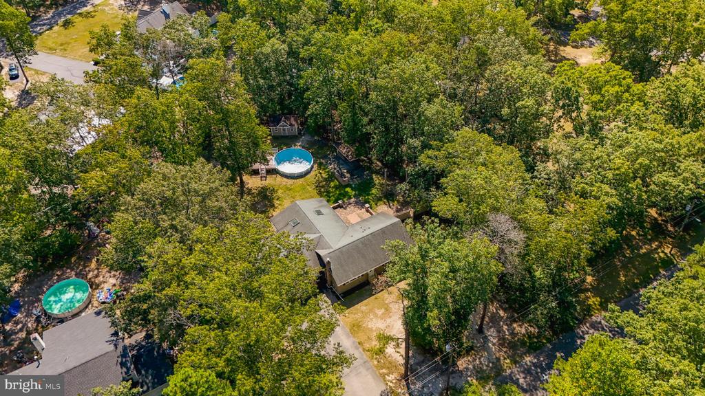 1741 LAKESIDE DRIVE