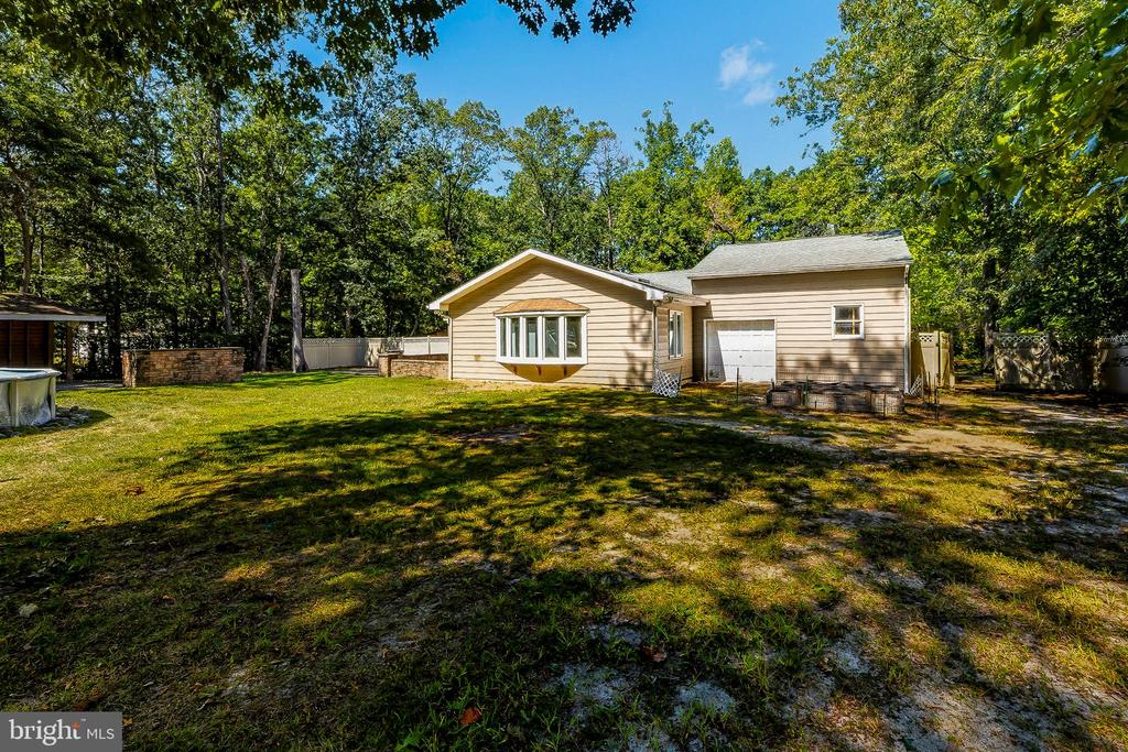 1741 LAKESIDE DRIVE