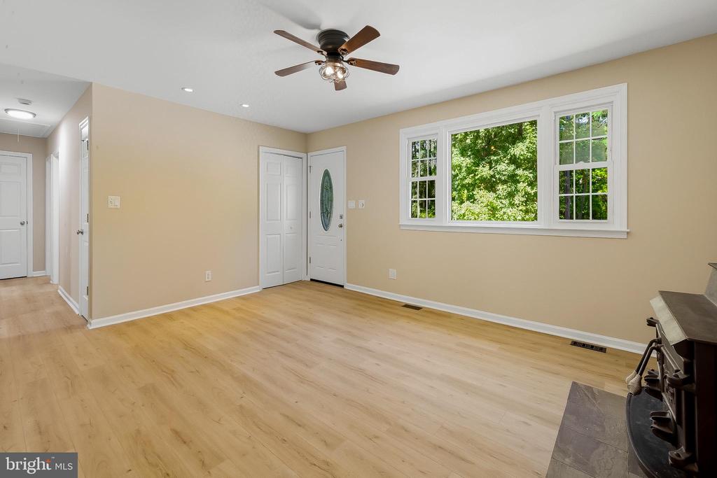 1741 LAKESIDE DRIVE