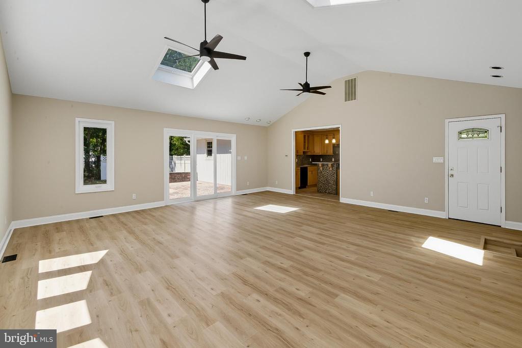 1741 LAKESIDE DRIVE